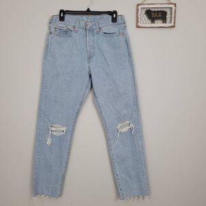 Levi’s Wedgie Fit Ankle Distressed Raw Hem Jeans Sz 29 Kiss Off Light Wash
